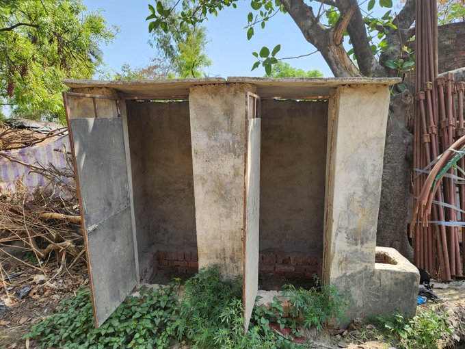 गंगापूर गटविकास अधिकारी यांच्या मेहरबानीमुळे ४०९ सौचालयाचे ४९ लाख रुपयांचा गैरव्यवहार करणारा ग्रामसेवक सुसाट